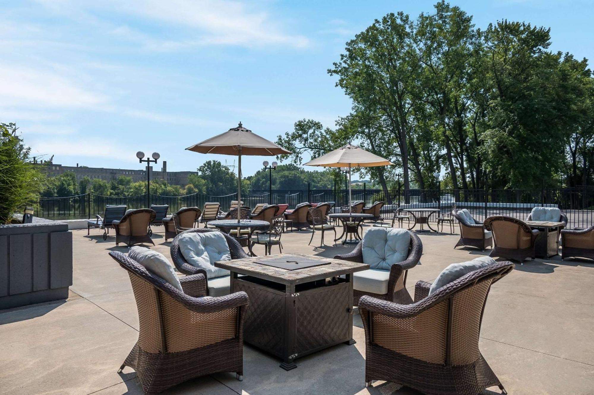 Radisson Hotel Grand Rapids Riverfront Exteriér fotografie